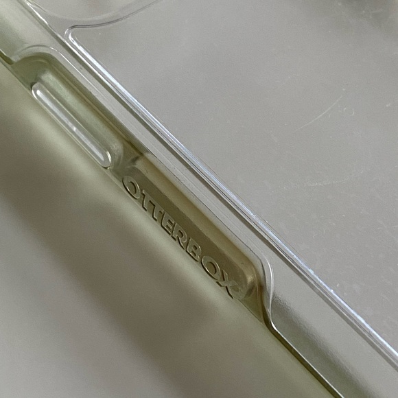 Otterbox Symmetry Series Clear Case for iPhone 11 Pro - Picture 2 of 6